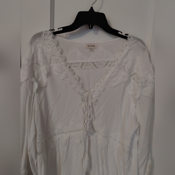 White lace trim Blouse - Picture 2 of 3